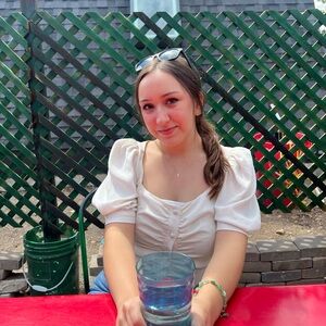 Meet your Posher, Lauren